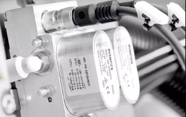 安沃馳R414002403與R414002413的區(qū)別？