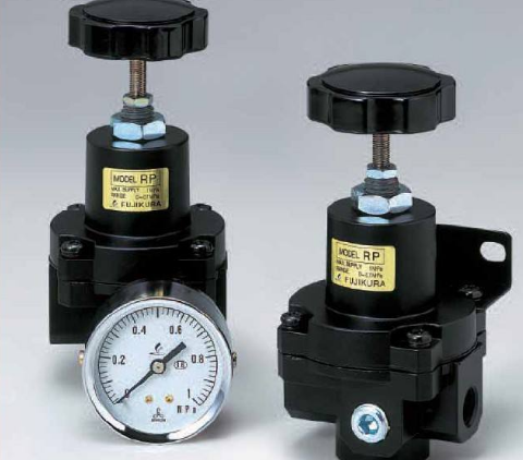 氣動控制閥設(shè)備，蒸氣調(diào)節(jié)閥與液壓調(diào)節(jié)閥有什么不同？