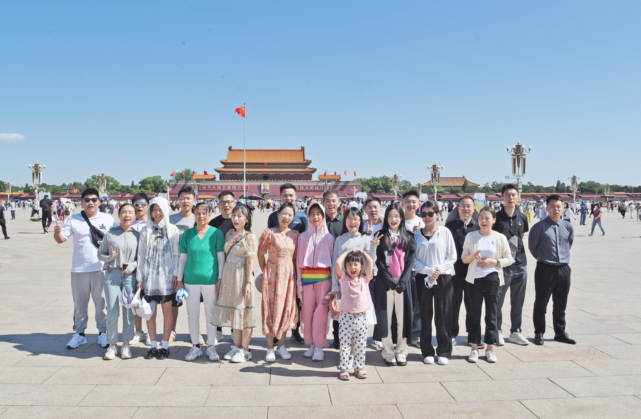 春暖花開游故宮，風(fēng)和日麗登長城！