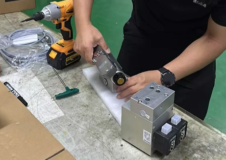 博揚(yáng)工程師成功組裝并檢測(cè)組合閥，彰顯專業(yè)實(shí)力確保品質(zhì)